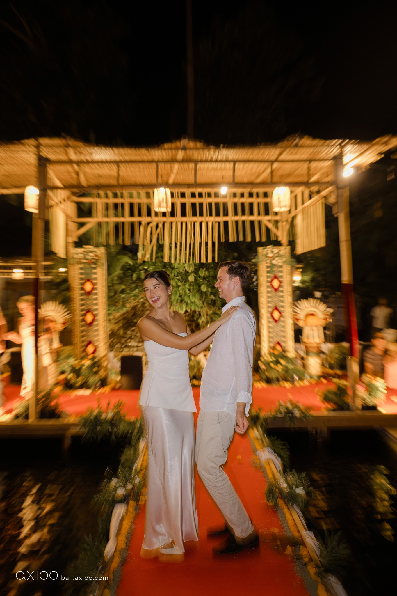 Axioo: In the Spur of the Moment